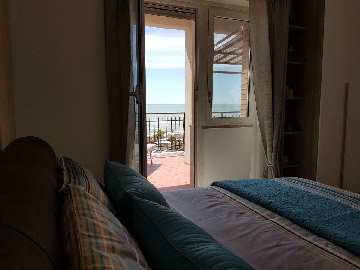 Mary'S Penthouse Apartment Лидо ди Остия Екстериор снимка